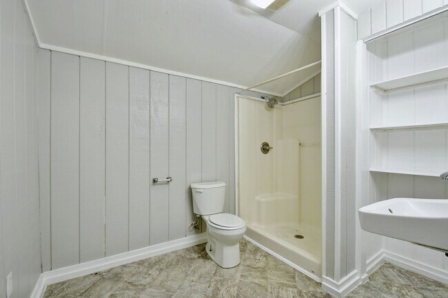 Building Photo - 1-BEDROOM WITH DEN IN AVENIDA GUADALUPE