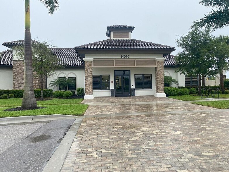 Building Photo - 14882 Portico Blvd