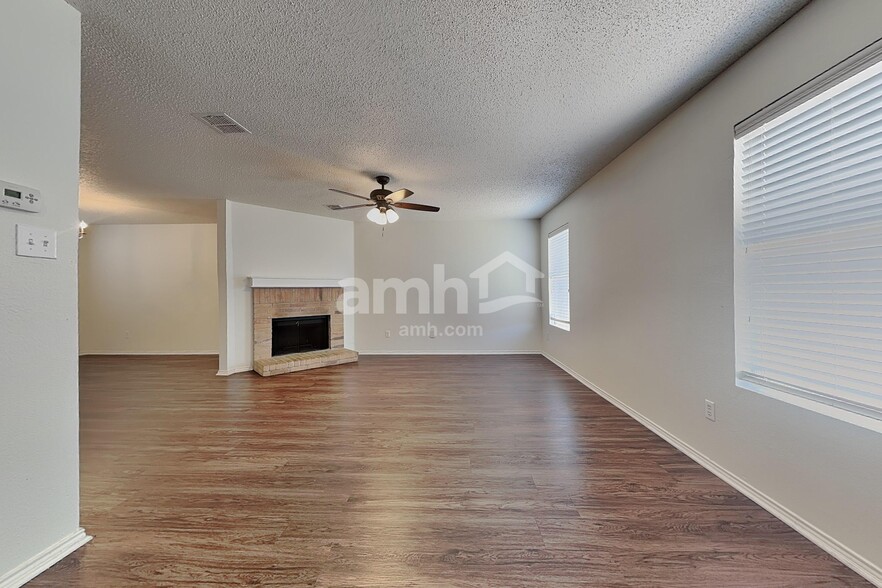 Building Photo - 8724 Hunters Creek Ct
