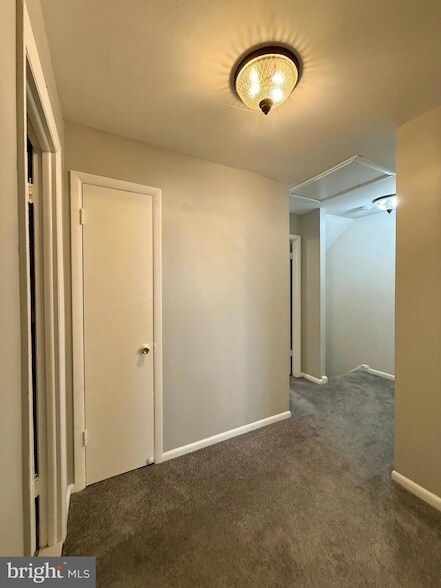 Building Photo - 6526 Beechwood Dr