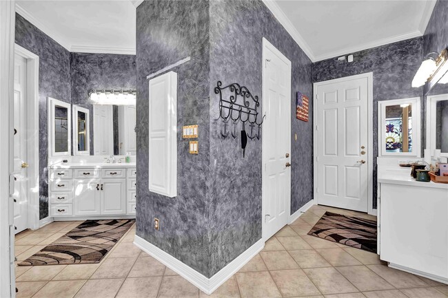 Building Photo - 15318 Beecham Dr