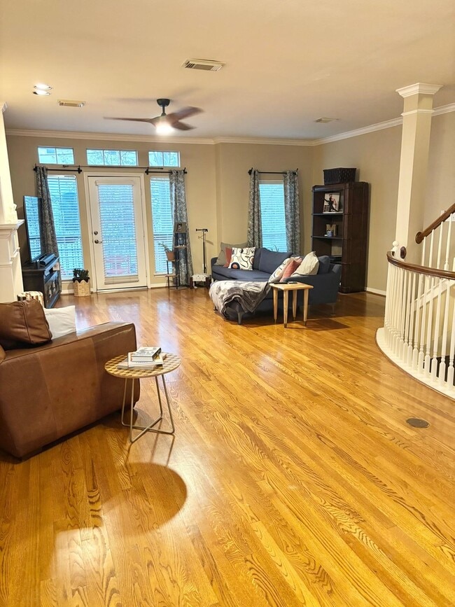 Building Photo - 1310 W Webster St