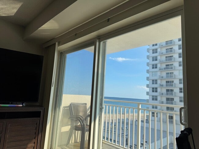 Building Photo - 4505 S Ocean Blvd