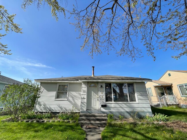 Primary Photo - Northside 3 Bedroom Fenced with Huge Shop