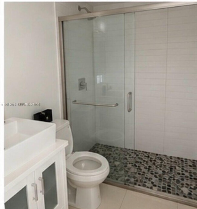 Building Photo - 455 S Shore Dr