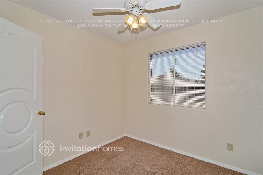 Building Photo - 7727 W Reade Ave