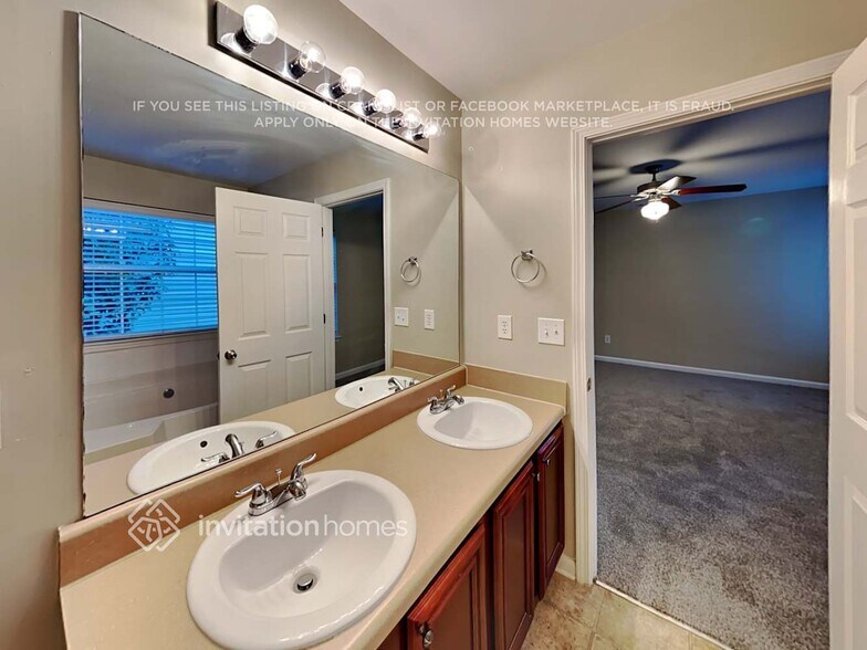 Building Photo - 114 Hidden Creek Dr