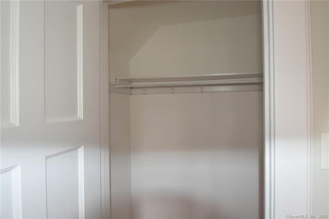 Building Photo - 809 Whitney Ave