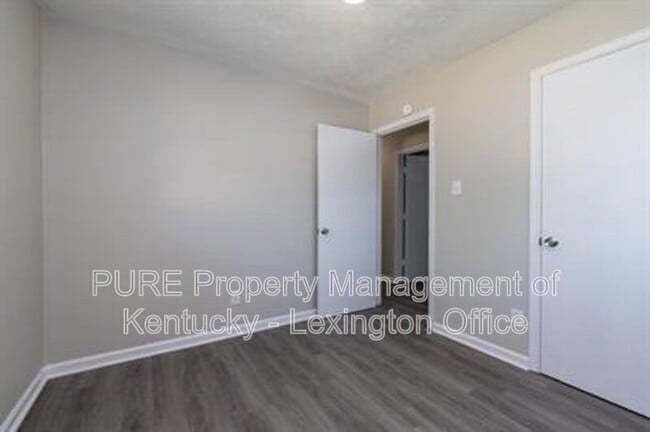 Building Photo - 2483 Thornberry Ct