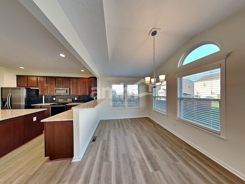 Building Photo - 62 Henderson Ln