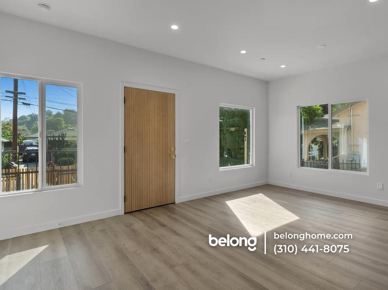 Building Photo - 414 S Ave 56