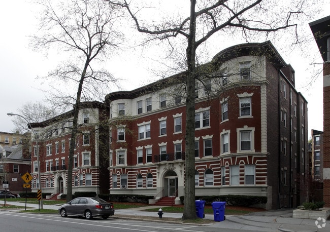 Building Photo - 1589-1595 Beacon St