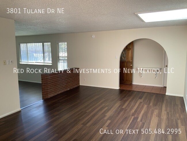 Building Photo - 4 Bedroom in NE ABQ now avaliable