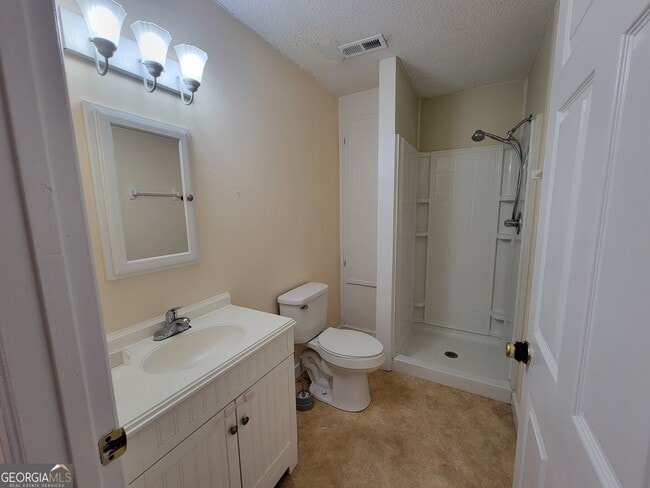 Building Photo - 104 Denhaven Dr