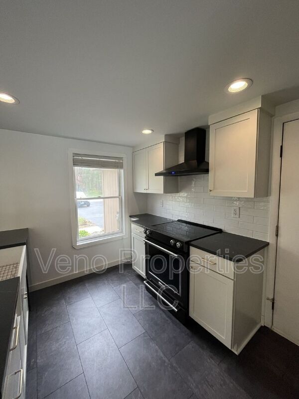 Building Photo - 130 Thimbleberry Rd