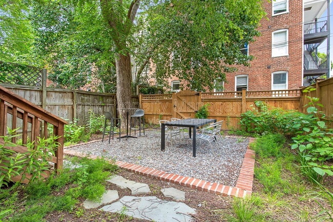 Building Photo - 2314 Floyd Ave