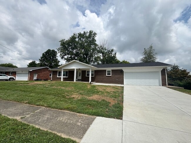 Primary Photo - 395 W Crocus Dr