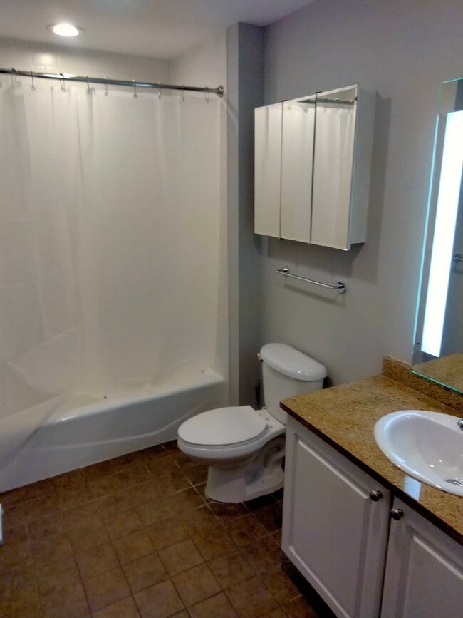 Building Photo - 38 Imlay St