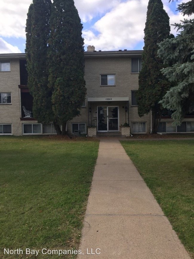 Building Photo - 11644-11670 Dakotah St NW