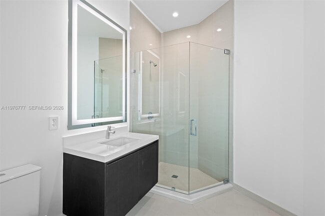 Building Photo - 851 NE 1st Ave