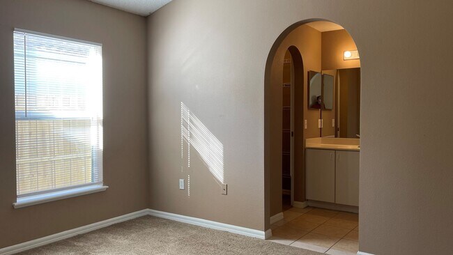 Building Photo - 7323 Lawn Tennis Ln