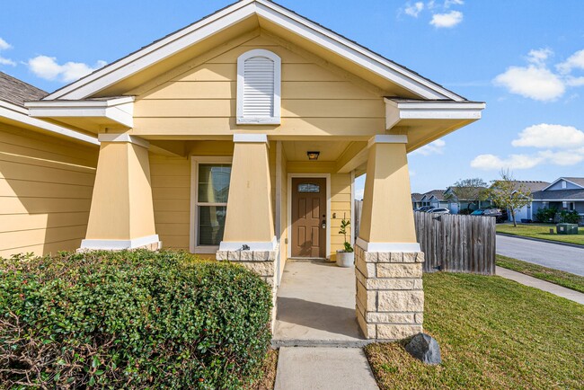 Building Photo - Charming Home Located on the Southside