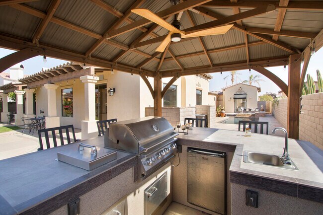 Building Photo - 57669 Santa Rosa Trail