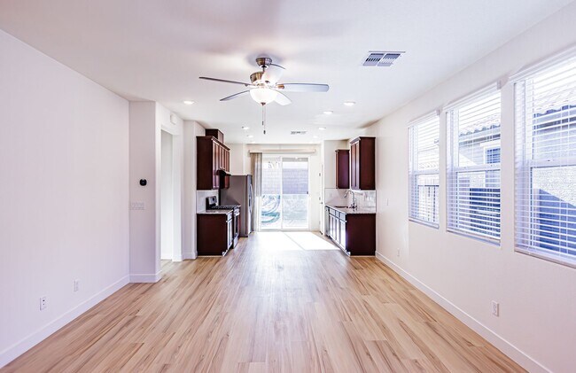 Building Photo - stunning one-story home