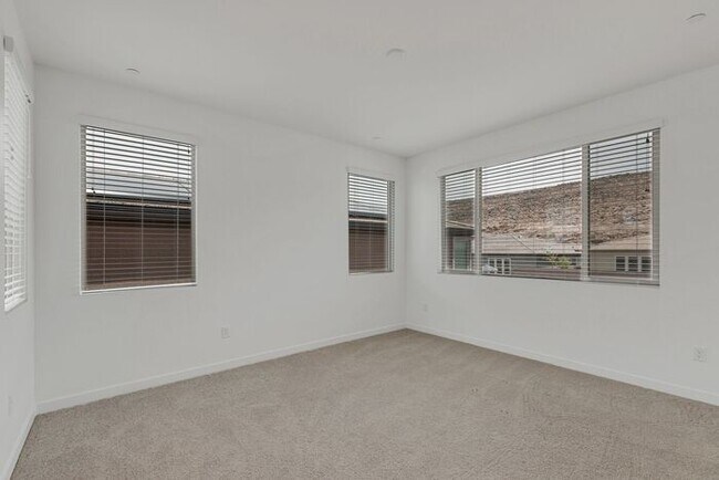Building Photo - Luxury Henderson Retreat with Private Pool & Loft