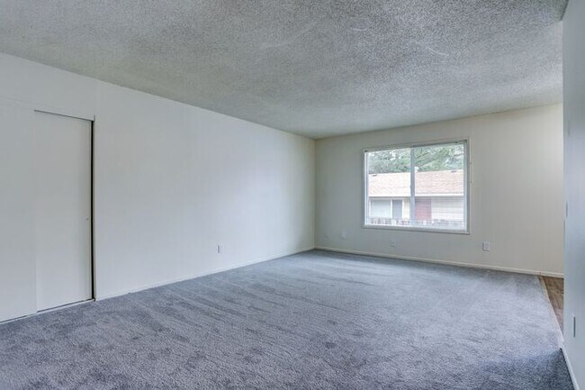 Building Photo - Look no Further, Tyee offers a SUPER 2bed/...