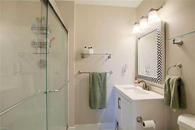 Building Photo - 3580 Woodstock Rd