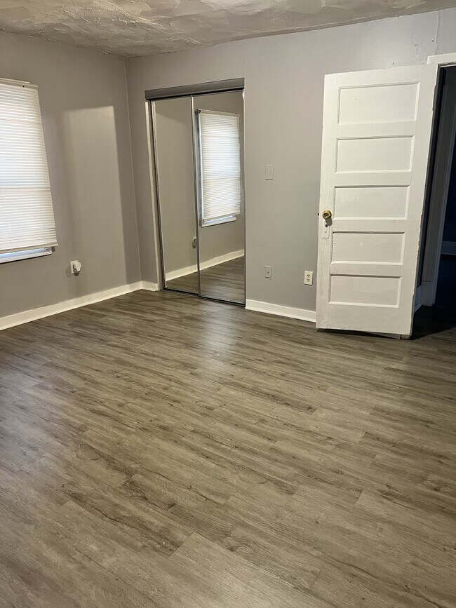 Building Photo - 2811 Lewiston Rd