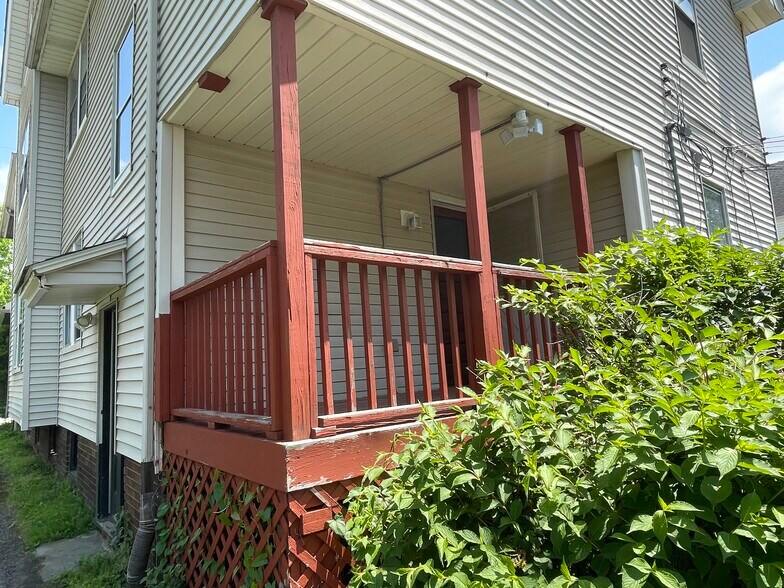 Back Porch - 2654 E 130th St