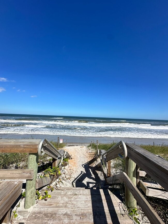 Building Photo - Flagler Beach get away!