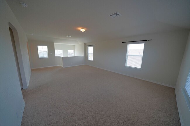 Building Photo - Like New Home in Red River Ranch (Cibolo) - Realtor Commission: $500