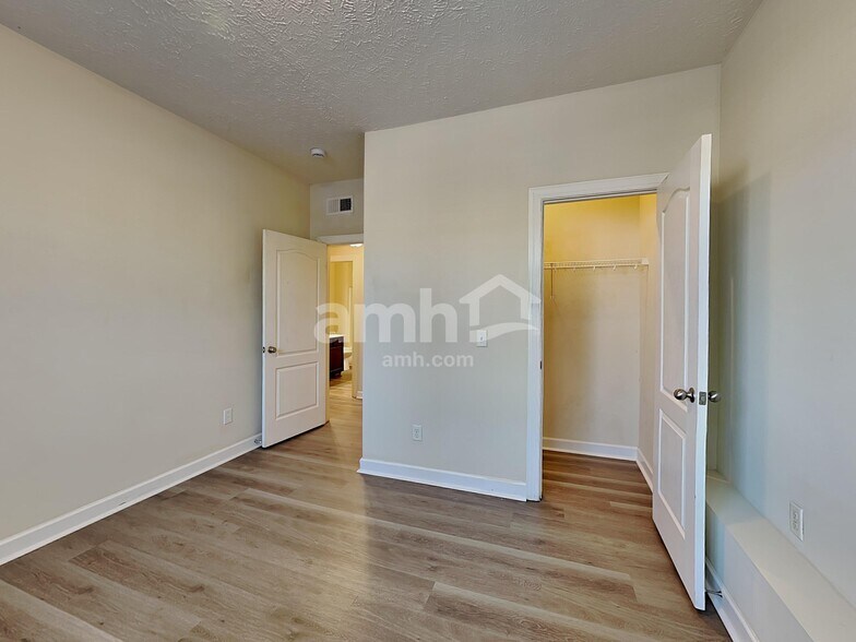 Building Photo - 908 Cabernet Trl