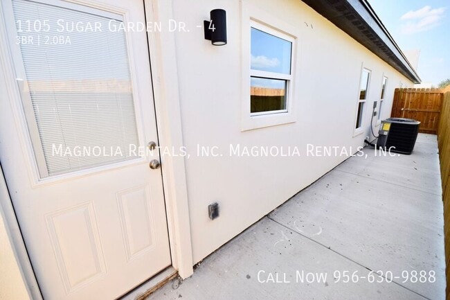 Building Photo - 1105 Sugar Gdn Dr