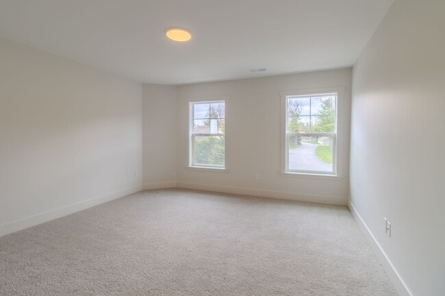Building Photo - Premier Place and Premier Living!