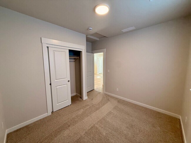 Building Photo - Brand New Home