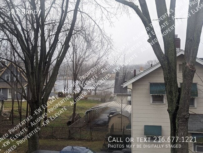 Building Photo - 527 Brady-