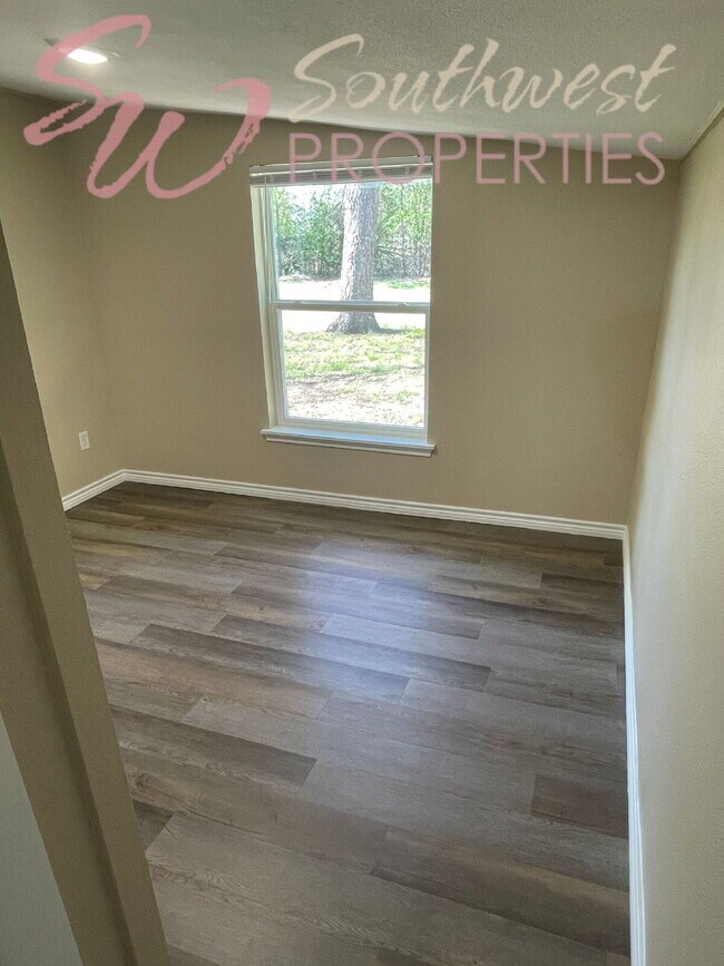 Building Photo - Newly Renovated 3 Bed / 2 Bath – Just 1 Mile from Tarleton!