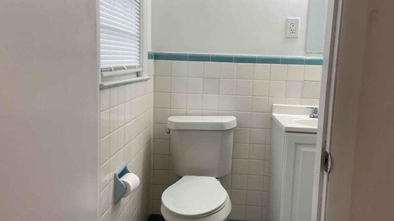 Building Photo - 2558 Rice St