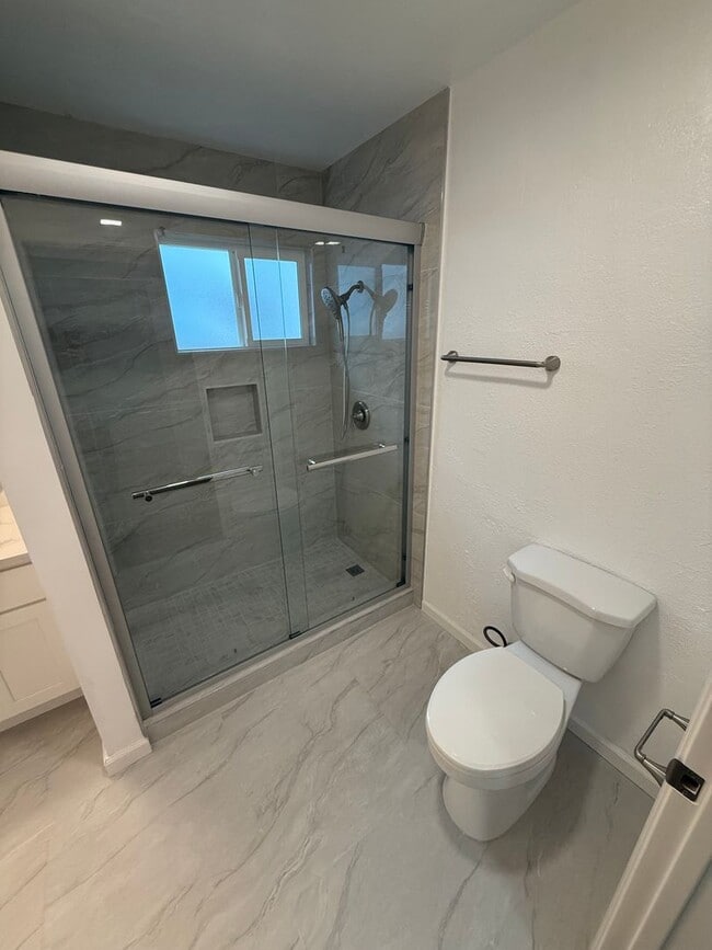 Building Photo - 4 bedroom home now available in South San Jose near Hellyer County Park!