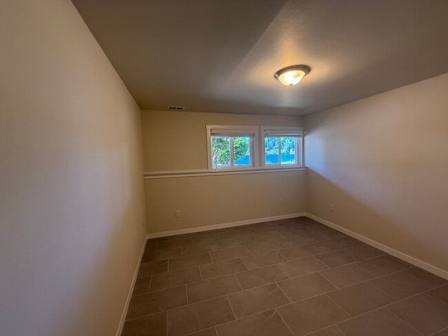 Building Photo - Welcome to your new lake front home in Oly...