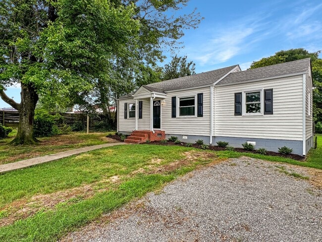 Building Photo - Fully Renovated 3-Bedroom Gem in West End ...