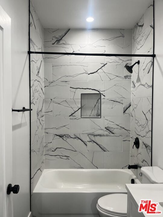 Building Photo - 212 E 29th St