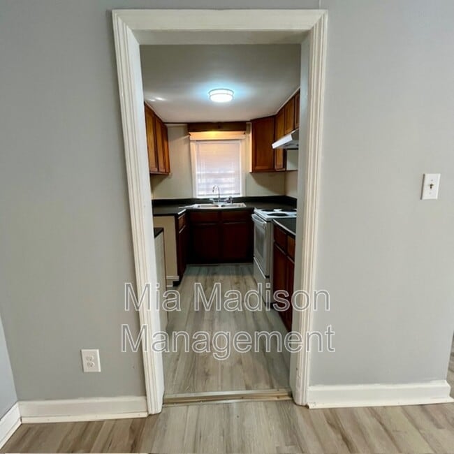 Building Photo - 40 Wesley St