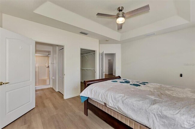 Building Photo - 400 Mirabella Cir