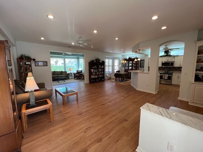 Building Photo - Two Bedroom, Two Bath UNFURNISHED Home in ...