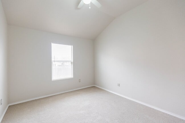 Building Photo - 9802 Vandenberg Way